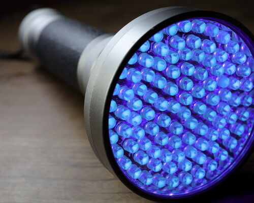 Black_light_UV_LED_Flashlight
