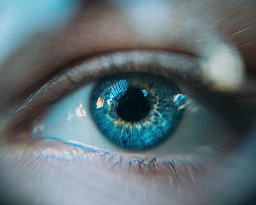 eye-blue-pupil-vision