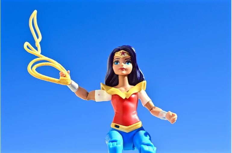 wonder-woman-superhero-lasso-female